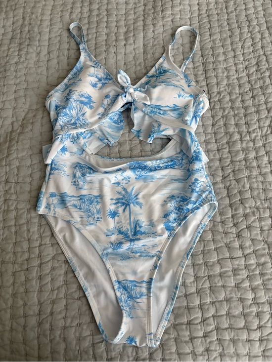 Hurley Other - Hurley Patterned High-Waist Cutout One-Piece Swimsuit